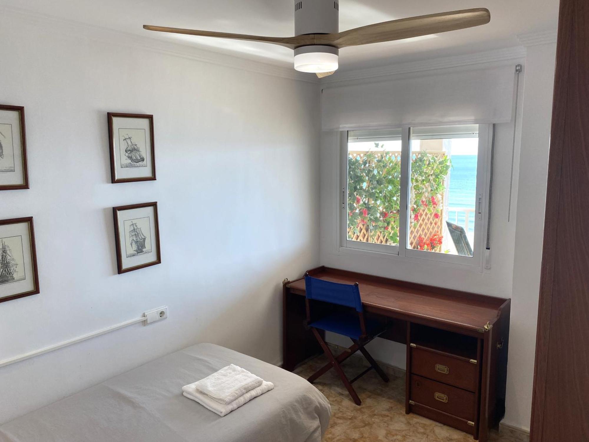 Beachfront And Renovated Apartment كولرا المظهر الخارجي الصورة